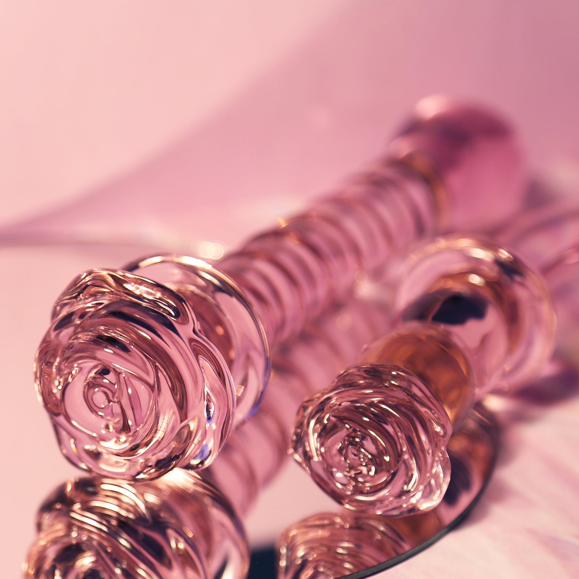 DILDO A SPIRALE CON ROSA IN VETRO Smaltato PER IL PUNTO G