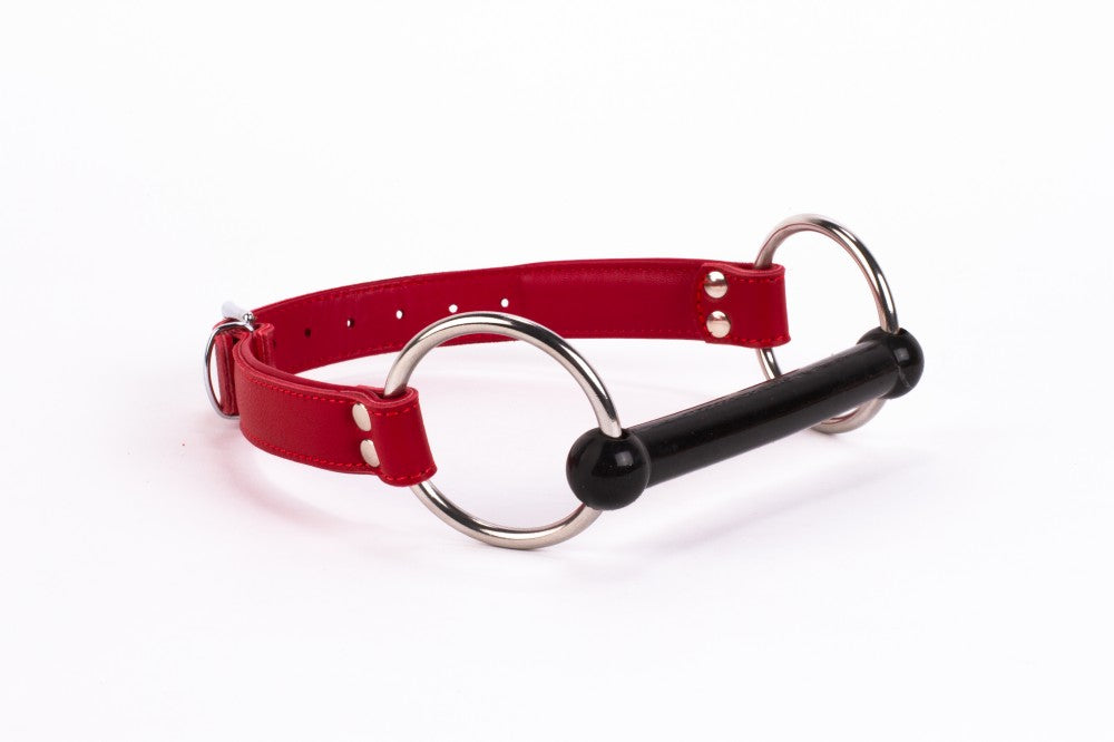 Parte superiore in morbida pelle di vitello e imbottitura in pelle di agnello con bocchino in silicone rosso